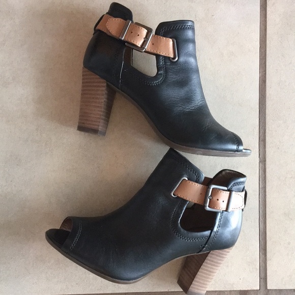 clarks open toe boots